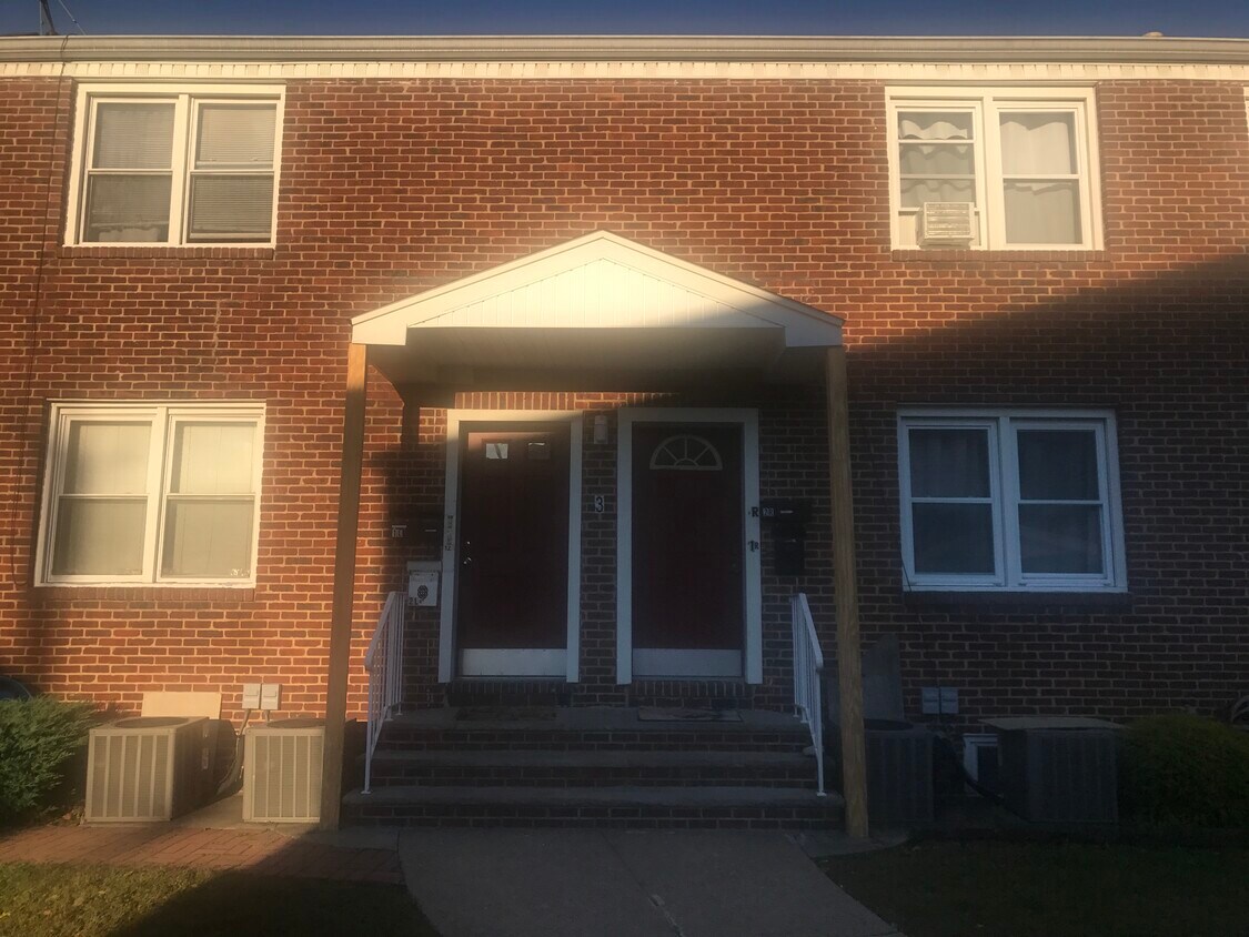 Primary Photo - 3 Carpenter Terrace S