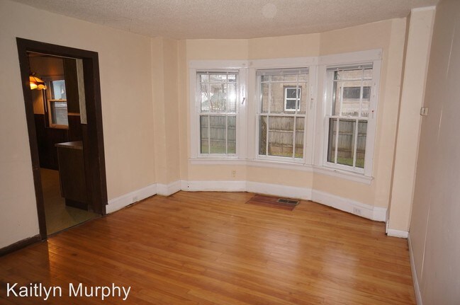 Foto del edificio - 932 88th Ave W