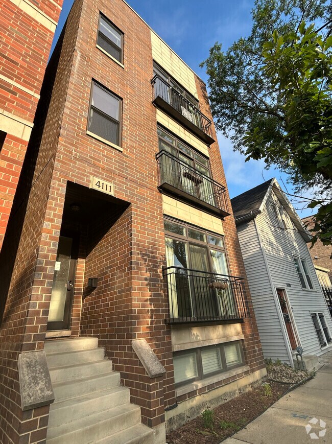 Building Photo - 4111 N Western Ave