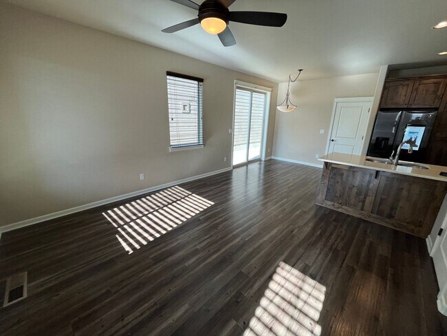 Building Photo - 3 Bed/2.5 Bath Single Family Home in NE Bend - McCall Landing