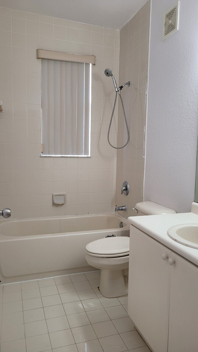 2nd bathroom - 1536 SE 26th St