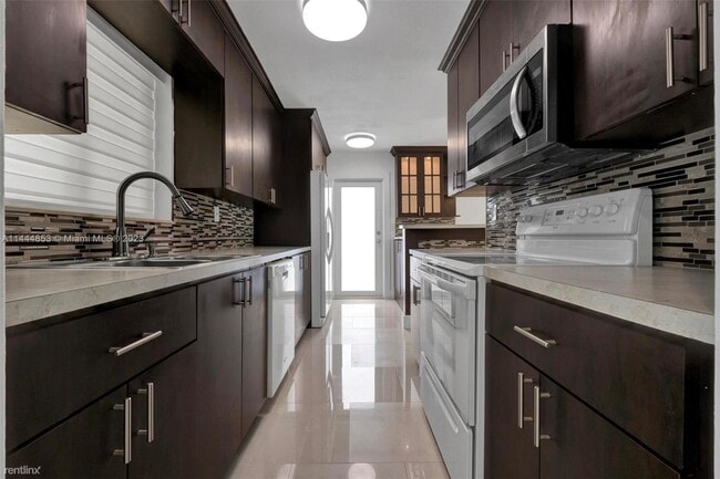 Building Photo - 3 br, 1 bath House - 7041 Taylor St