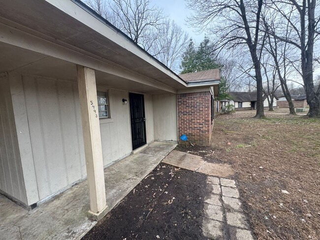 Building Photo - 5493 Adams Cir