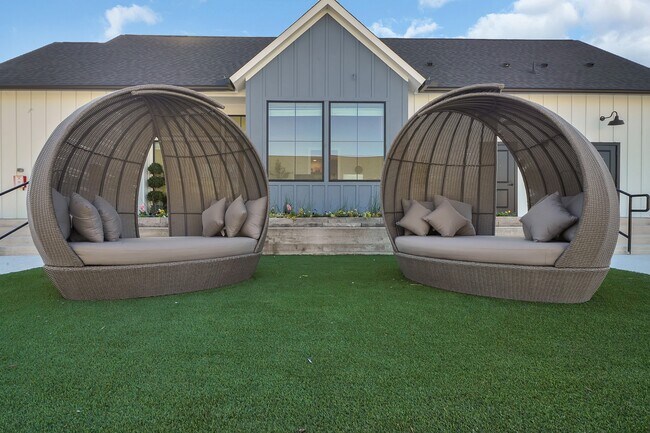 Building Photo - 38634 Spur 149 Rd