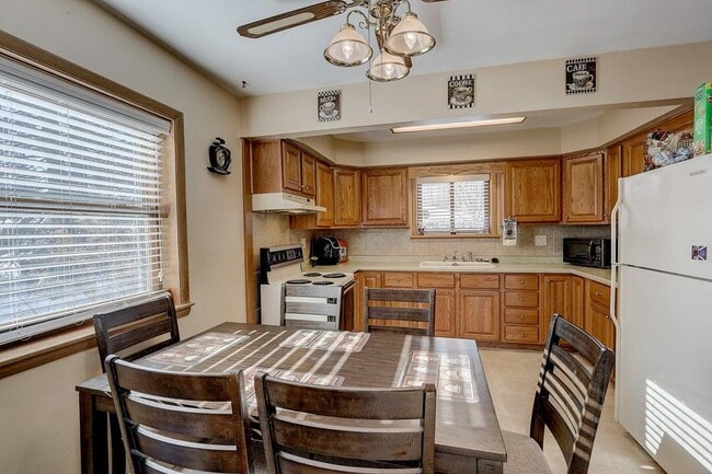 Building Photo - 1531 N 116th St