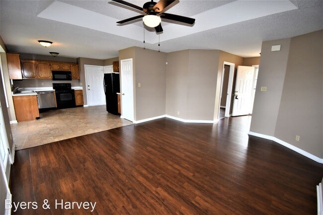 Building Photo - 3 br, 2 bath House - 1305 Hand Drive