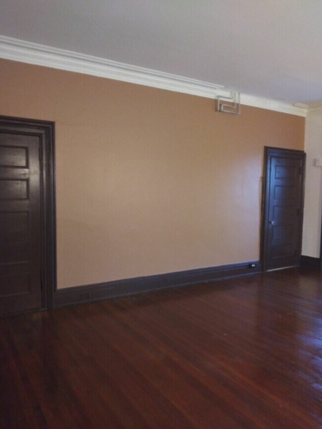 Foto del edificio - 317 Grand St