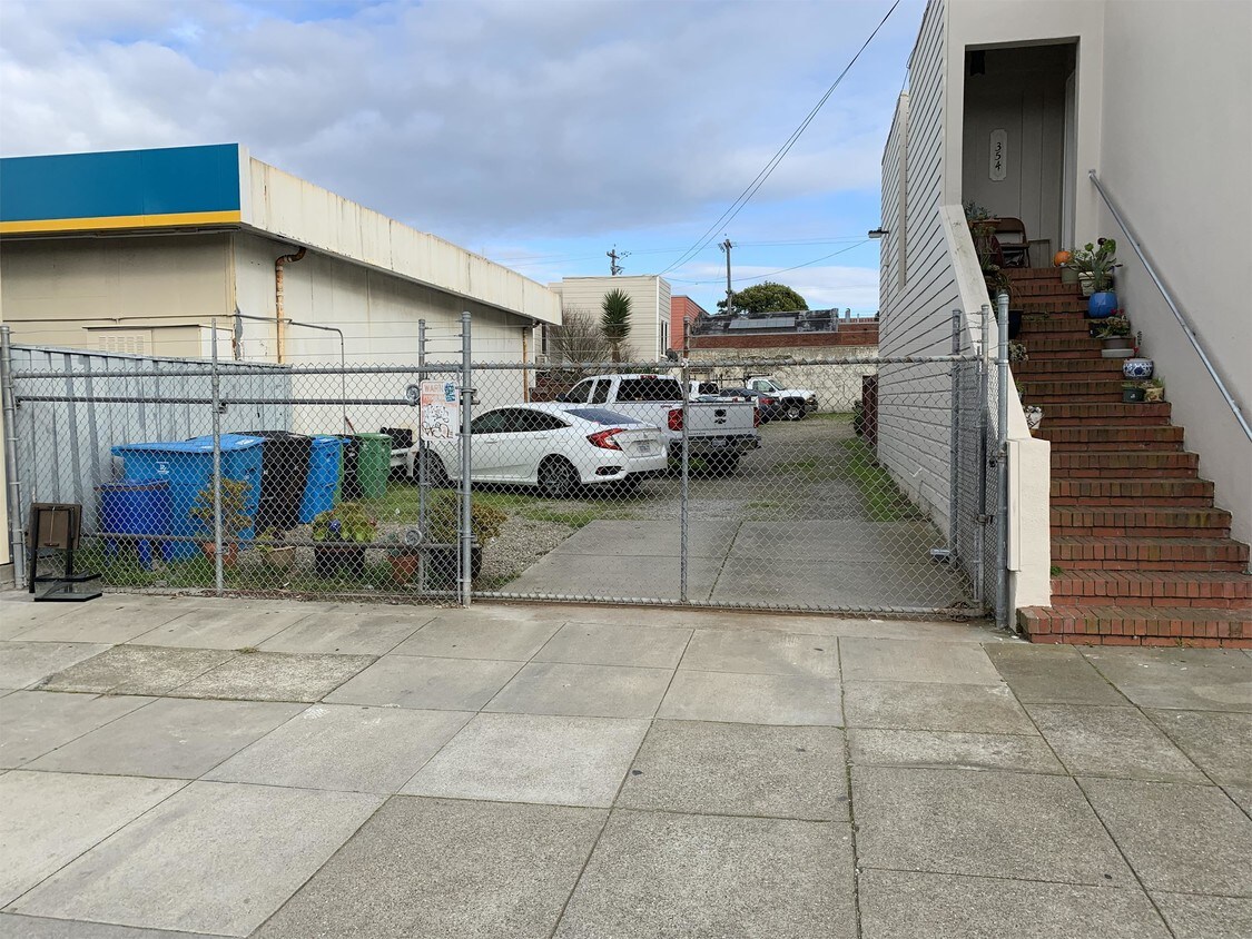 Primary Photo - 1741 Ocean Ave
