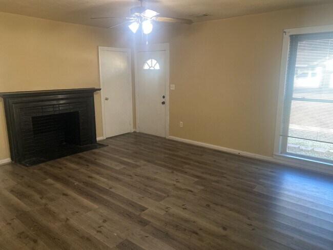 Building Photo - 2920 East Wynnton Lane