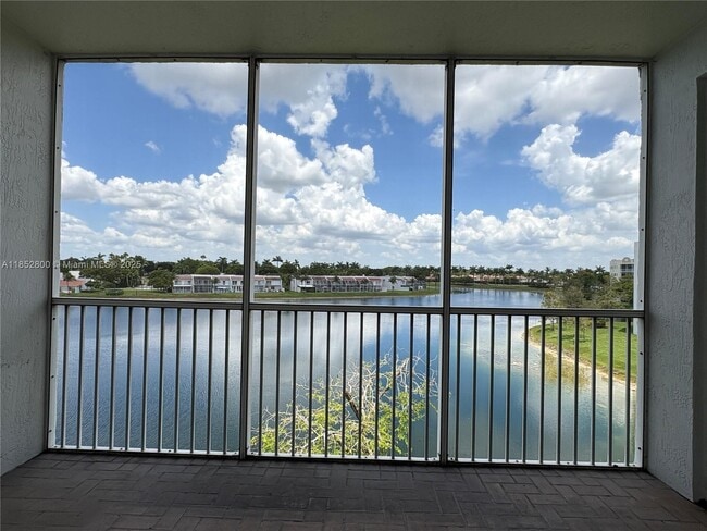 Foto del edificio - 10730 NW 66th St