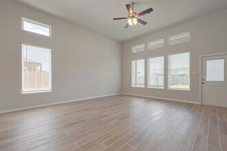 Building Photo - 2405 Seamist Cv Ln