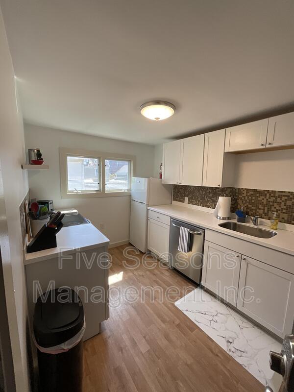 Foto del edificio - 133 Elmwood Ave