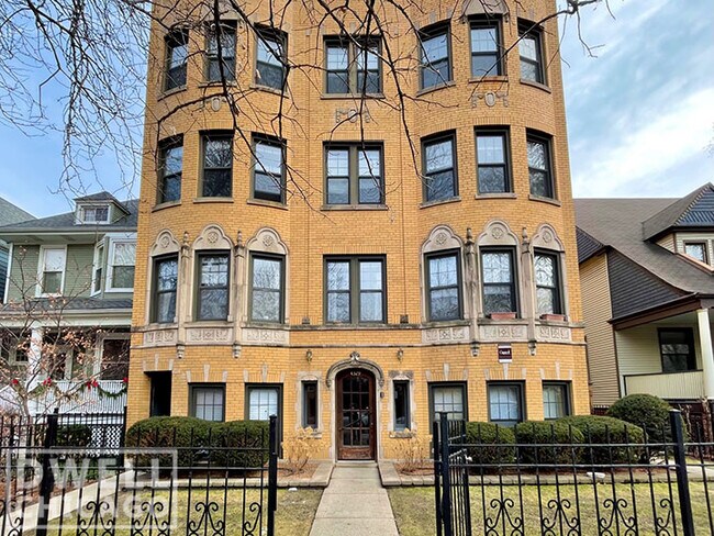 Building Photo - 4300 N Hermitage Ave