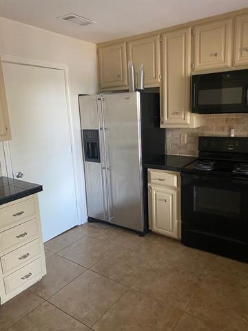 Building Photo - 544 Yacht Club Dr