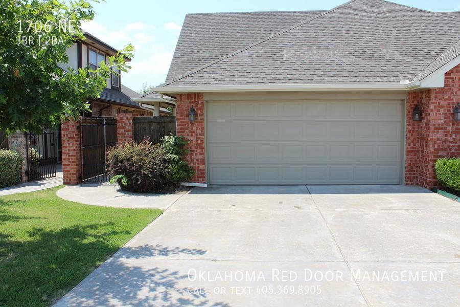 Primary Photo - 1706 NE 8th-