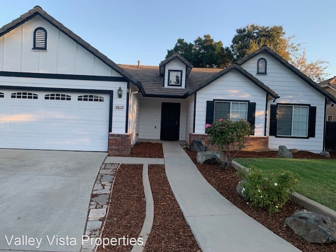 Building Photo - 4 br, 2 bath House - 2612 E Pryor Drive