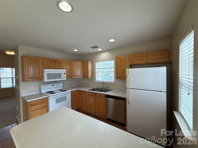 Foto del edificio - 15318 Brynfield Dr
