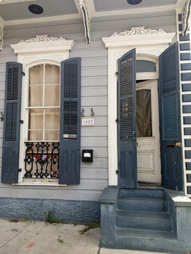Primary Photo - 1022 Saint Ann St