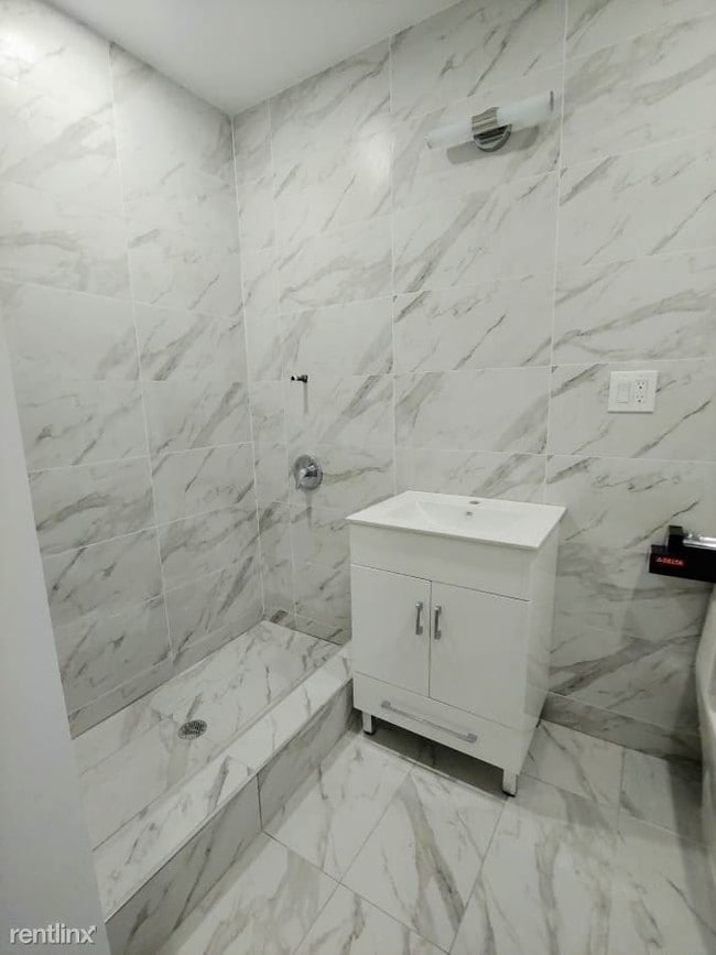 Foto del edificio - 2 br, 1 bath Apartment - 2769 3rd Ave