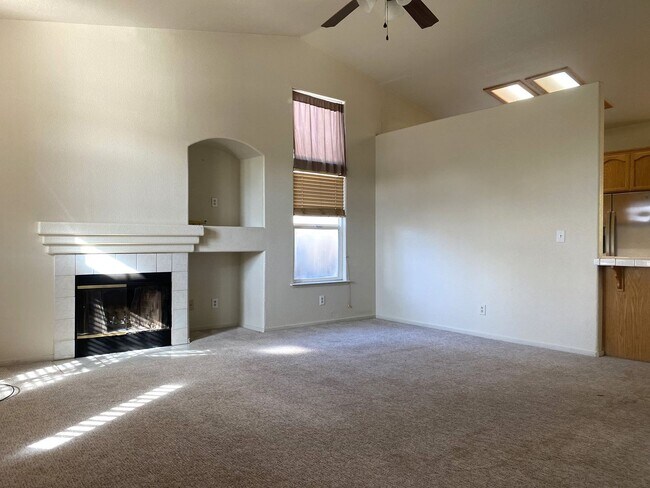 Building Photo - Available now! Spacious 3-bdrm/2-bath home...