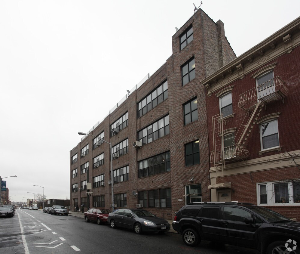 Building Photo - 111-115 Wythe Ave