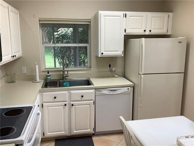 Foto del edificio - 7904 Mansfield Hollow Rd
