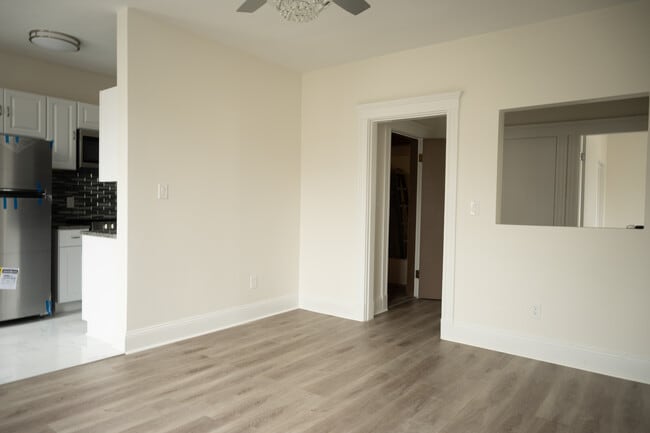 Sala de estar - 374 Chestnut Hill Ave