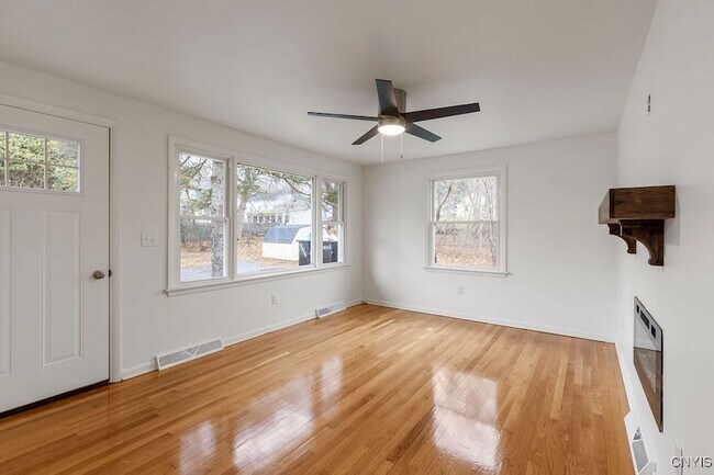 Foto del edificio - 27 Mcpherson St