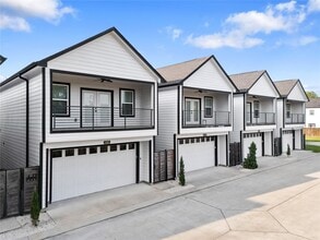 Building Photo - 1028 Melneeka Ln