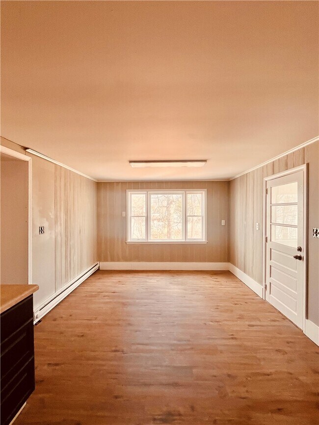 Foto del edificio - 114 E Main St