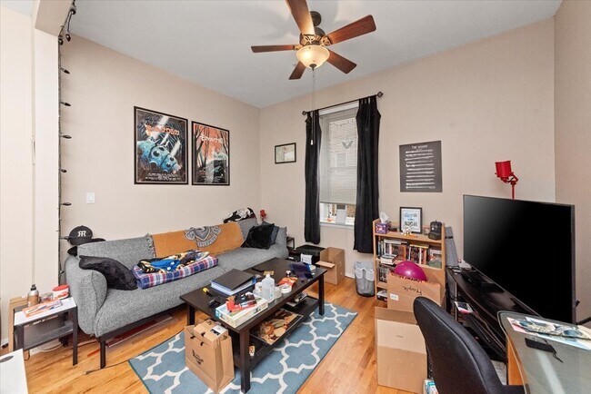 Foto del edificio - 4307 N Paulina St