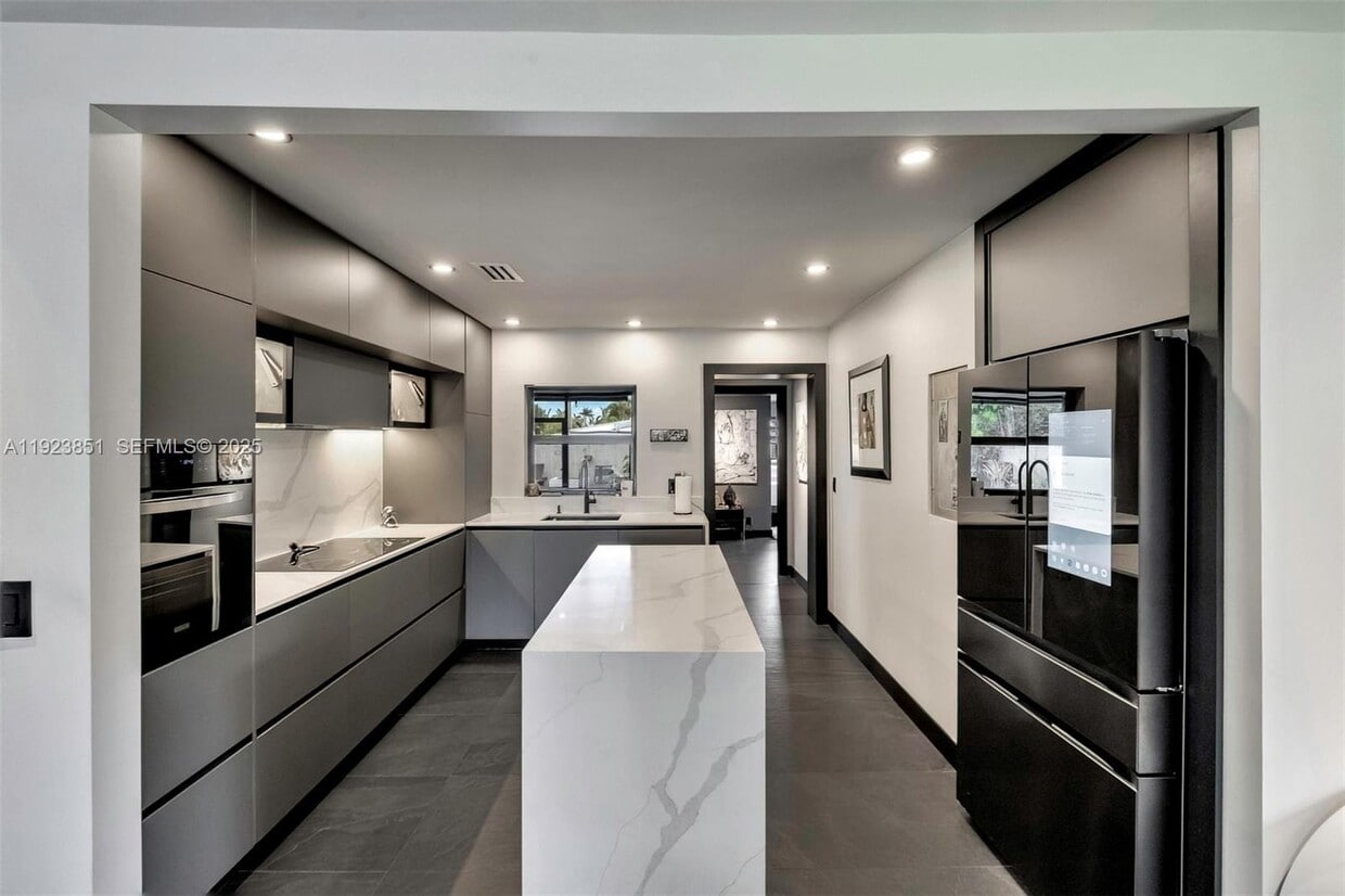 Foto principal - 530 NW 39th St