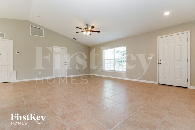 Foto del edificio - 12252 Clarendon Ave