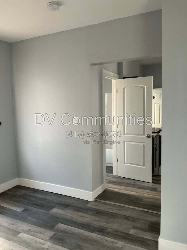 Building Photo - 2084 W 81st St