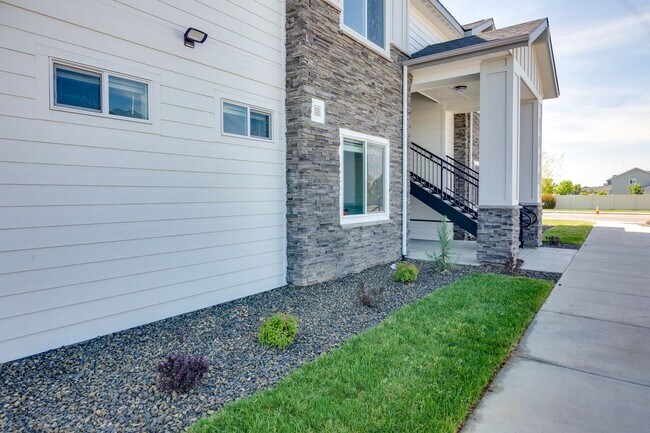 Foto del edificio - Experience Caldwell Living: Beautiful 3 Bedroom Apartments!