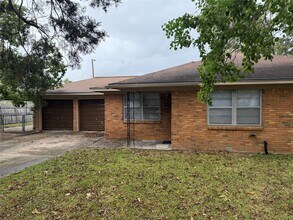 Building Photo - 216 Schilling Ave