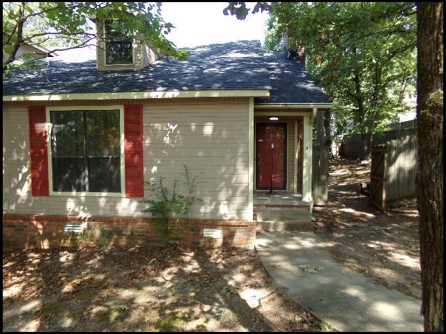 Foto del edificio - 8 Woodlore Cir