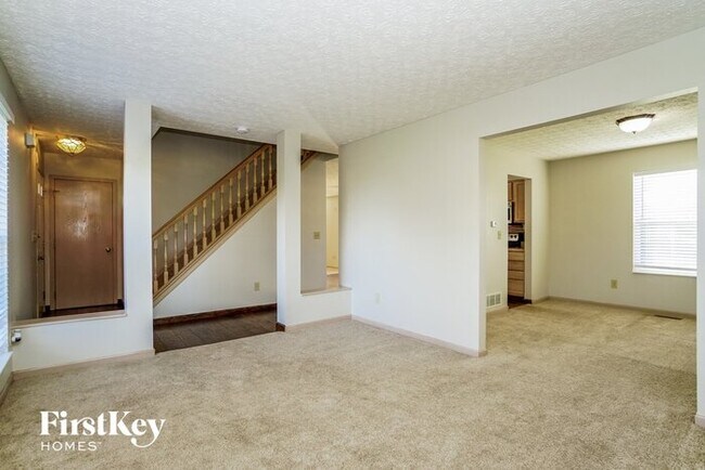 Building Photo - 7076 Jean Ct