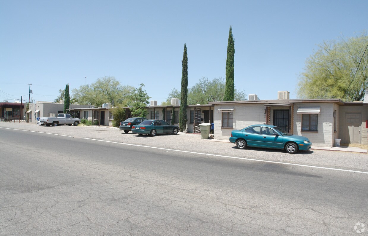 Primary Photo - 1141 N Palo Verde Blvd