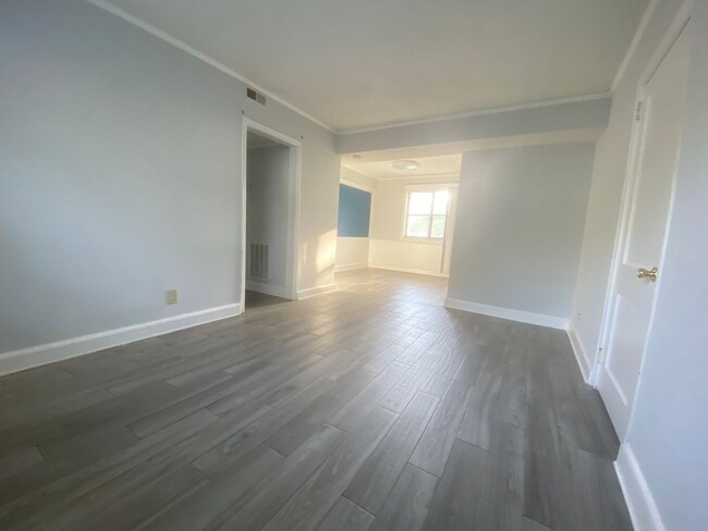 Foto del edificio - AVAILABLE NOW!! Low Maintenance Living in ...