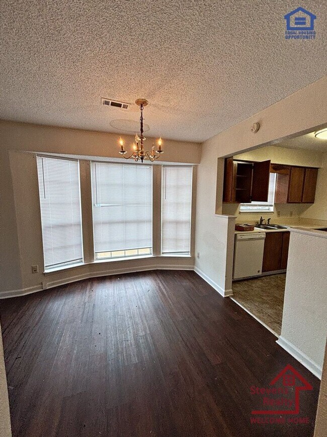 Foto del edificio - 459 Oriole Dr