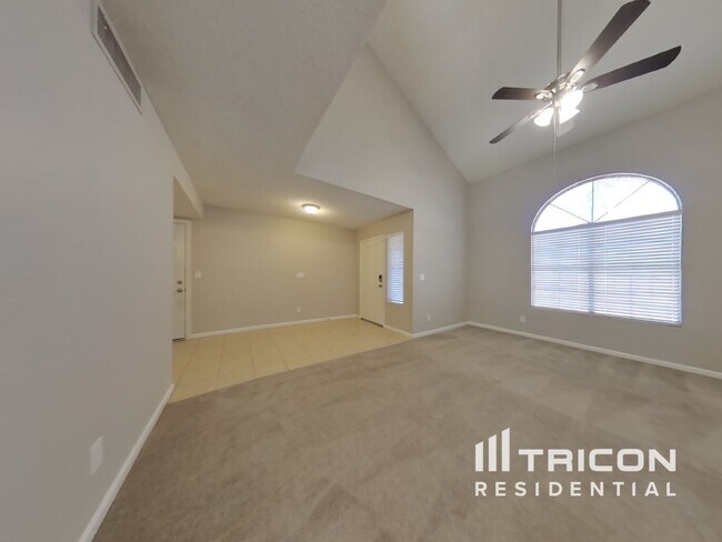 Building Photo - 12503 N 79th Dr