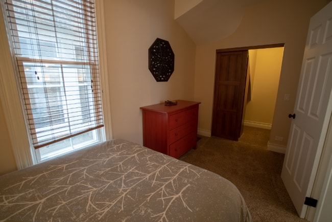 Photo - 3238 N Hoyne Ave Apartment