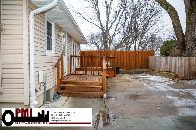 Foto del edificio - 3 Bedroom and 1.5 bathroom House for rent