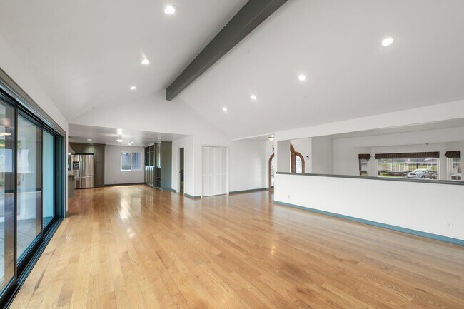 Foto del edificio - Spanish-style home in Ridgemark