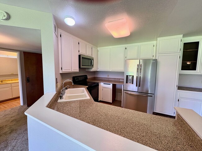 Foto del edificio - Scenic Golf Course View Condo | Vibrant 55...