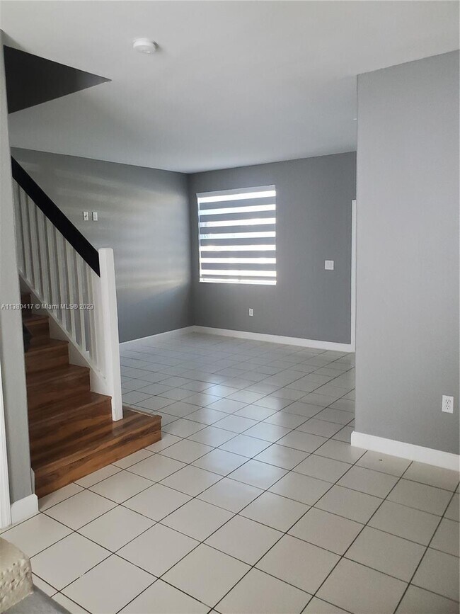 Foto del edificio - 6916 NW 174th Terrace