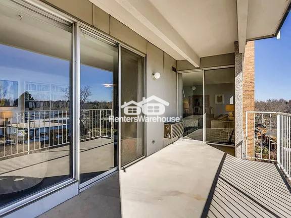 Foto del edificio - AVAILABLE NOW 1 Bed 1.0 Bath Condo with Sp...