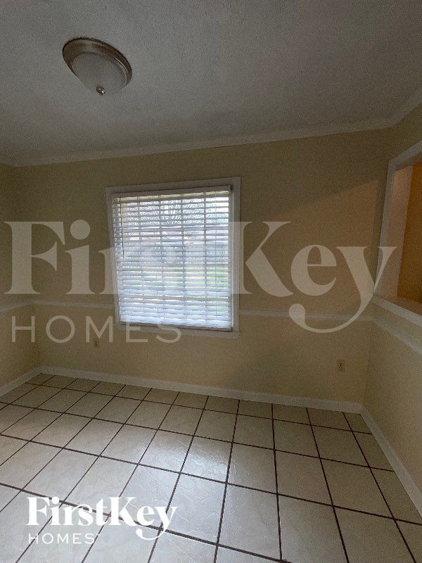 Foto del edificio - 4168 Sassafras Rd