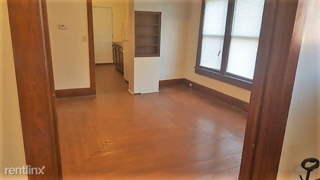 Building Photo - 5 br, 1.5 bath House - 257 N Spruce St